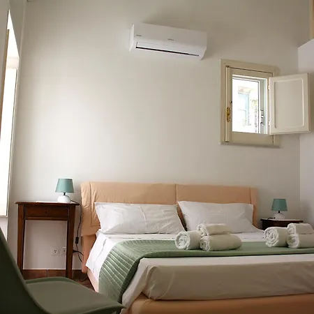 Caracciolo Lounge Чефалу