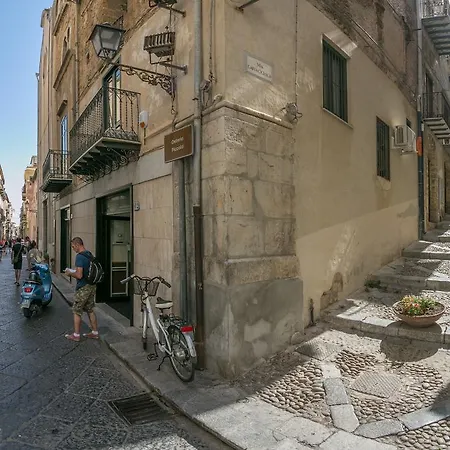 Caracciolo Lounge * Чефалу